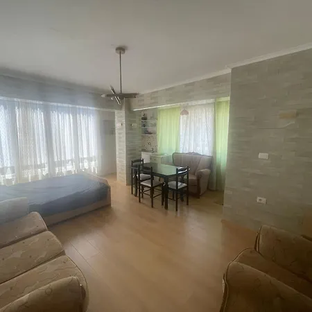 Apartamet Pushimi Pogradec * Polisi i Vogel