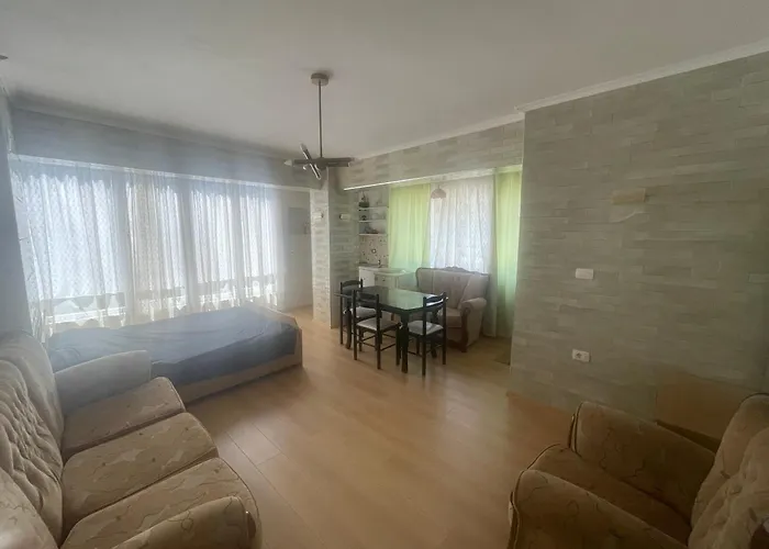 Apartamet Pushimi Pogradec * Polisi i Vogel